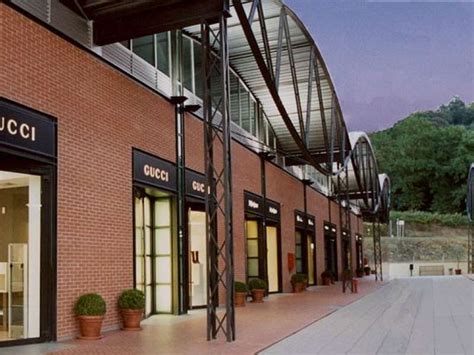 rome outlet shopping gucci|gucci outlet tuscany.